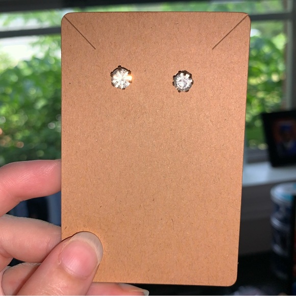 Silver diamond studs. With plastic backs. - Picture 3 of 5